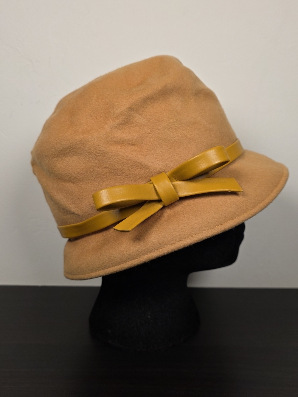 Vintage 60s Camel Wool Cloche Hat Leather Bow Henry Pollak